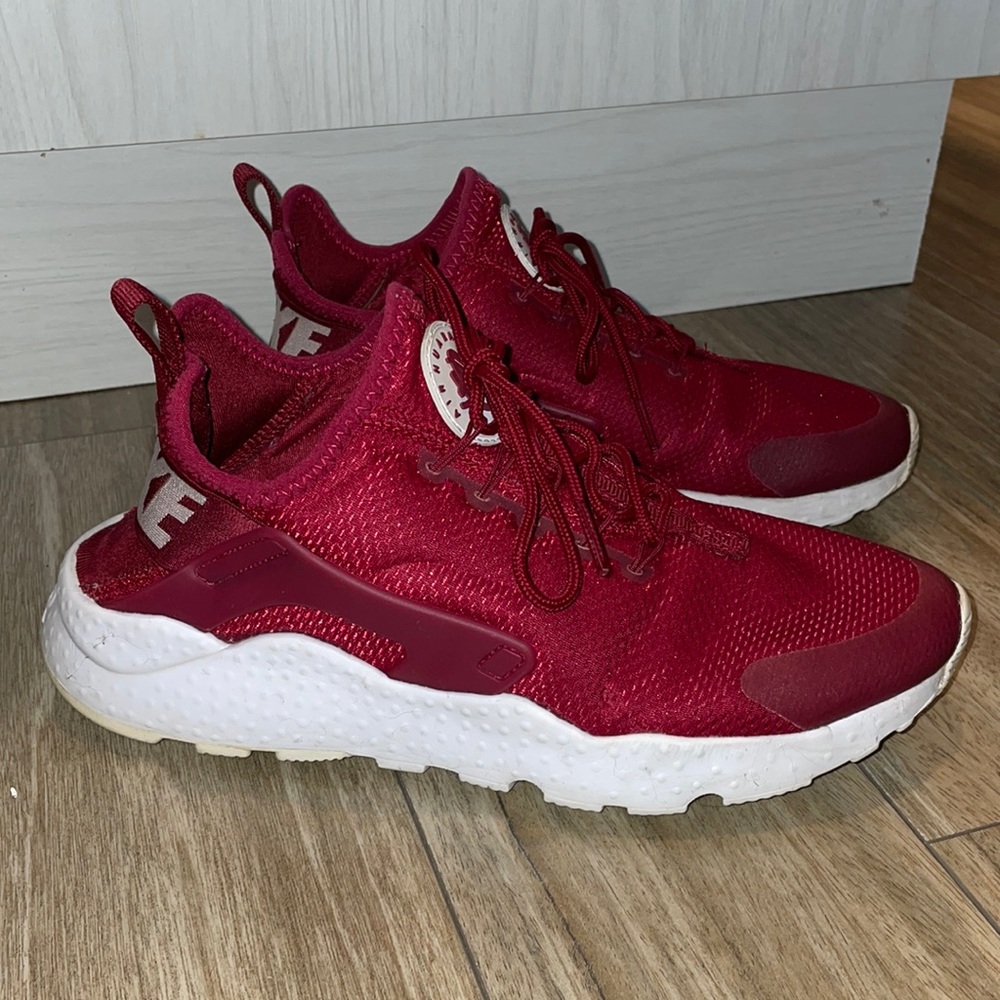 Red Nike Huarache’s